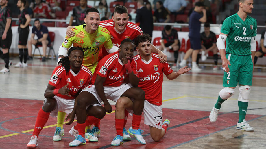Jogadores encarnados celebraram golo com estilo
