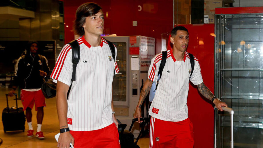 Carreras e Di María com os novos equipamentos