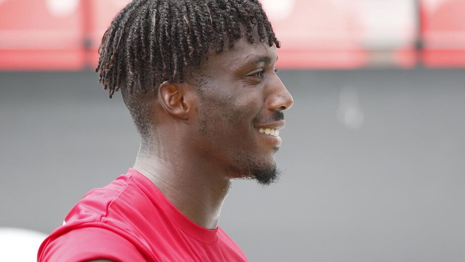 Ronaldo Tavares sai do Estrela da Amadora para o Athletic-MG