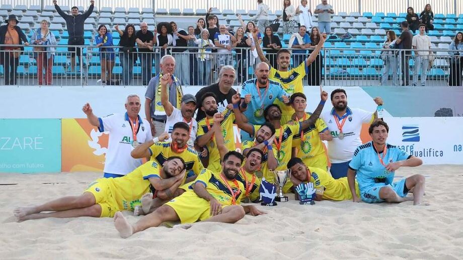 Alfarim vence prova europeia de futebol de praia com João Cabral e João Oliveira