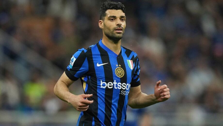 Taremi, jogador do Inter, está retido no Irão
