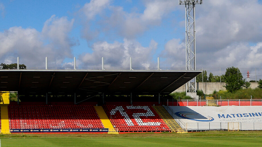 Incidentes marcam sessão de esclarecimentos do Leixões com confrontos e feridos