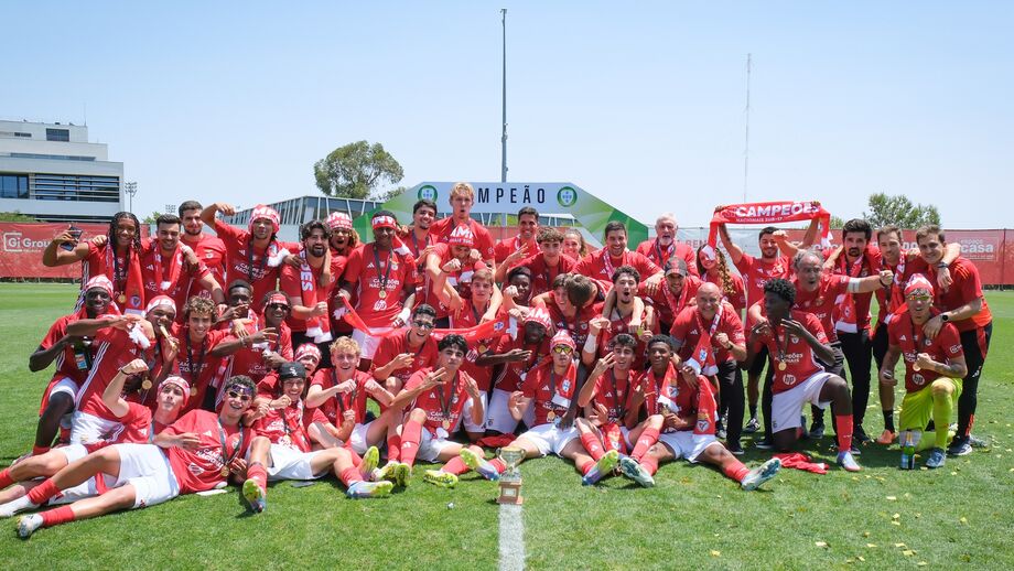 Benfica vence FC Porto e sagra-se tricampeão nacional de juvenis ...