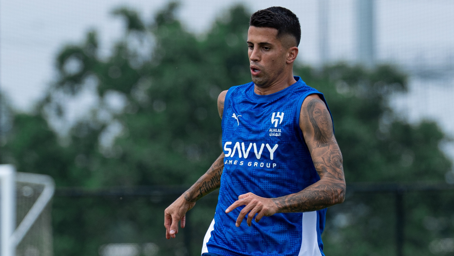 João Cancelo regresa a los entrenamientos grupales en Al Hilal tras su lesión