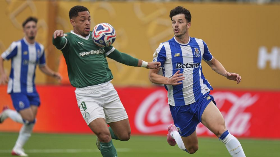 Zé Pedro elogia o guarda-redes Cláudio Ramos após empate do FC Porto com o Palmeiras