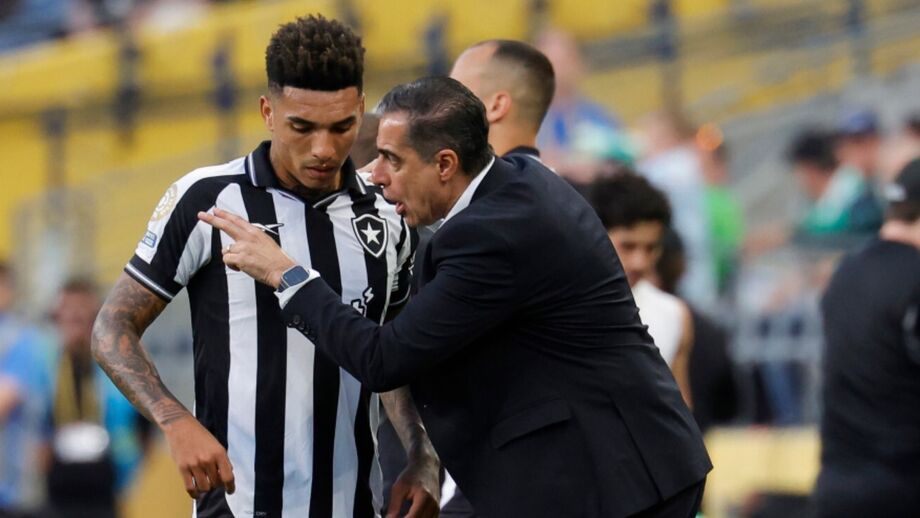 Renato Paiva dá indicações a Igor Jesus