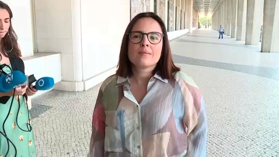 Humorista fala aos jornalistas