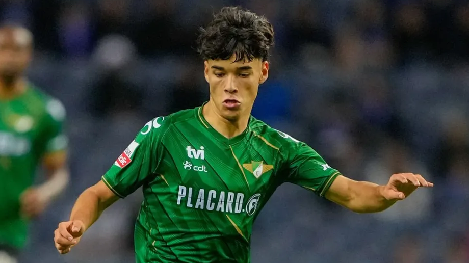 Afonso Assis em jogo pelo Moreirense