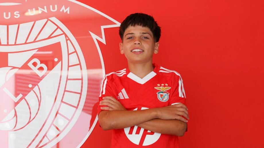 Tomás Moreira assina contrato de formação com o Benfica
