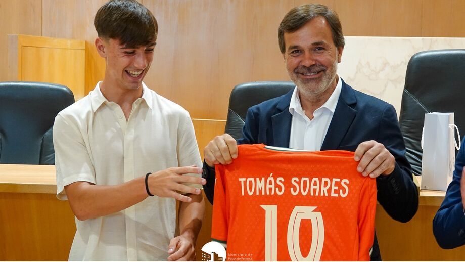 Tomás Soares homenageado pela Câmara Municipal.
