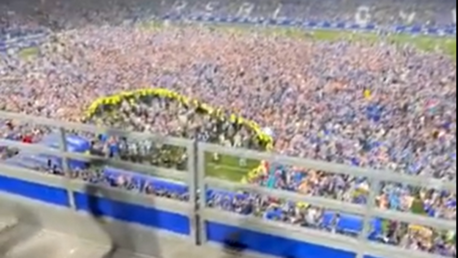 Adeptos do Real Oviedo invadiram o relvado no final