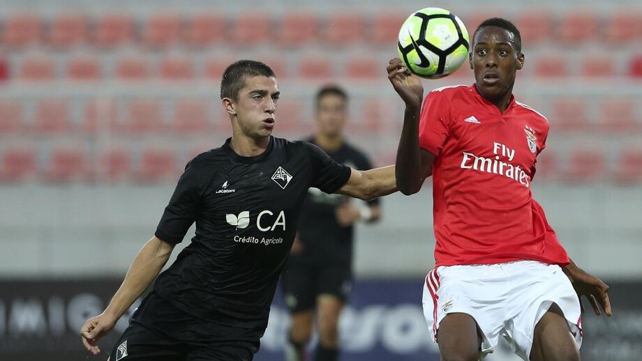 Iuri Tavares, em 2018, ainda em ação pelo Benfica