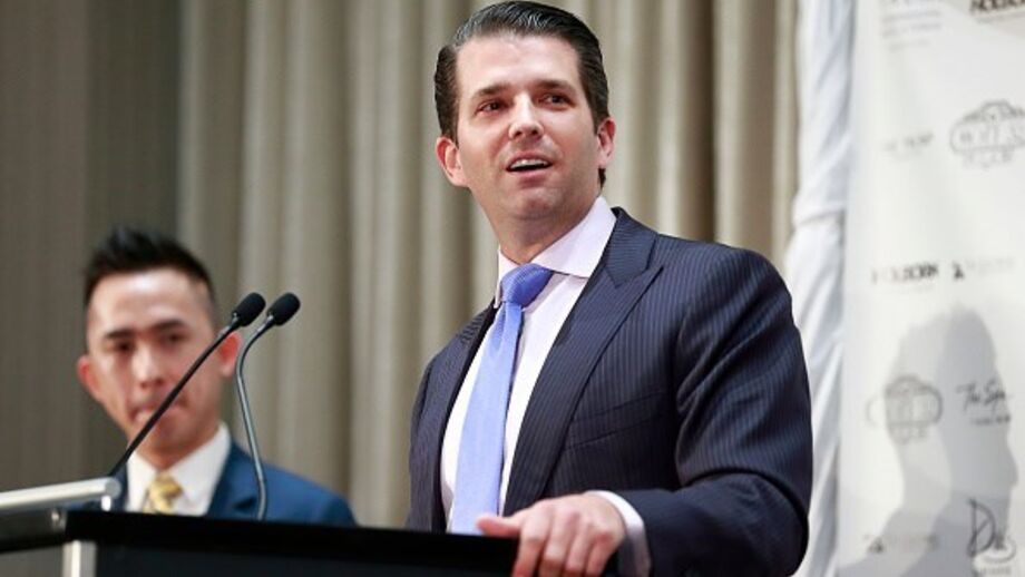 Donald Trump Jr. discursa num evento
