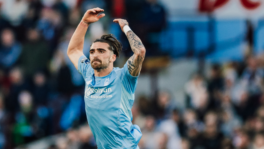 Jota Silva ist ein Spieler von Nothigham Forest
