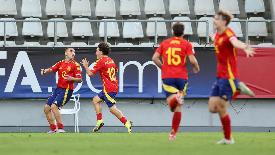 Espanha vence Alemanha por 6-5 num jogo com 11 golos no Europeu Sub-19, em Bucareste