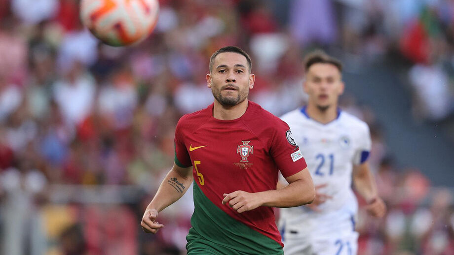 Raphaël Guerreiro em ação com a camisola da Seleção Nacional