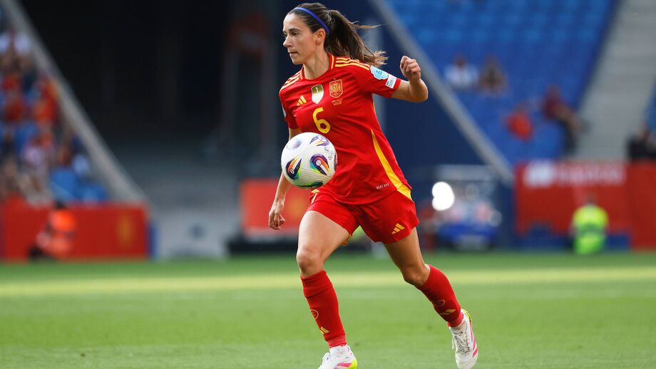 Aitana Bonmatí ao serviço da seleção espanhola 