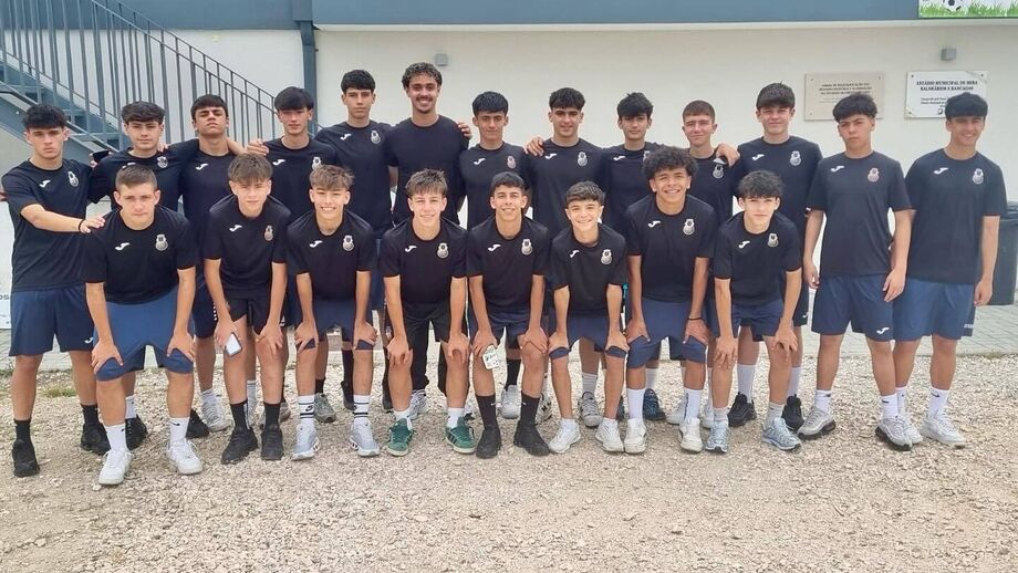 João Muniz aconselha jovens da AF Viseu, onde se destacou antes do Sporting