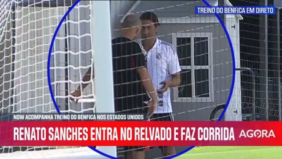 Presidente e médio encarnado estiveram a falar junto ao relvado