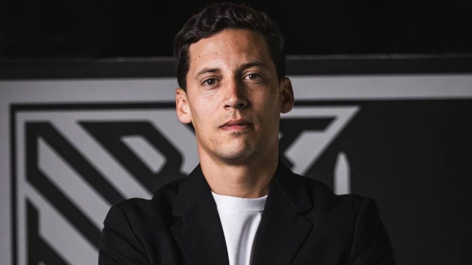 Luís Pinto, treinador do V. Guimarães, encontra-se a frequentar o nível IV