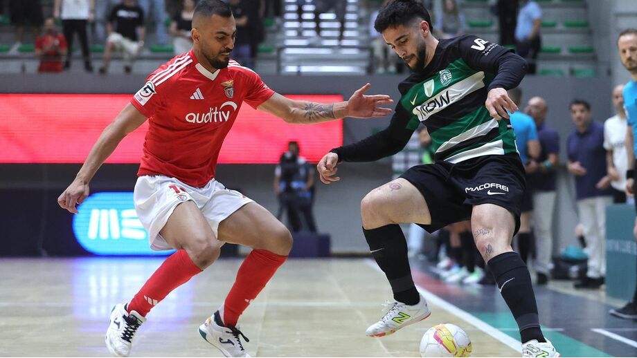 Tomás Paçó em duelo com Diego Nunes no Jogo 1 da final