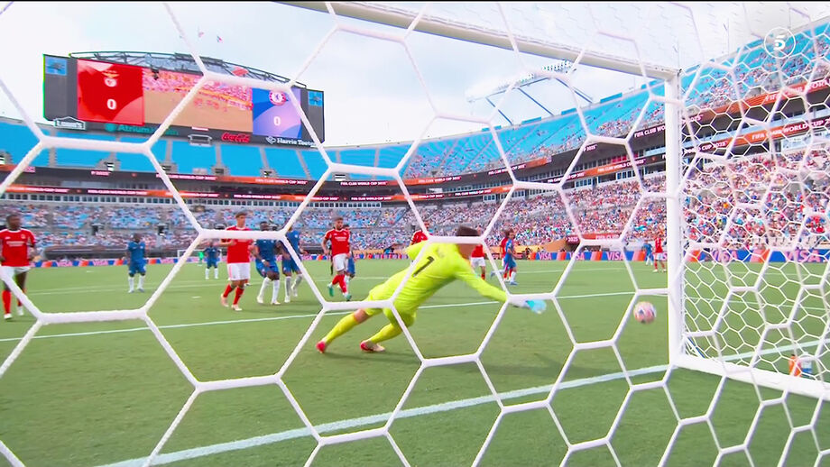 Reece James marca para o Chelsea contra o Benfica no Mundial de Clubes