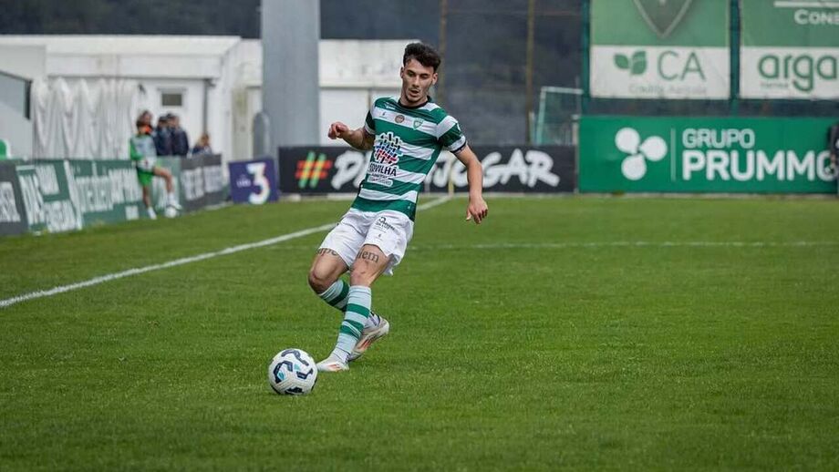 Rafael Peixoto, lateral-direito do Sp. Covilhã, é alvo do Vitória