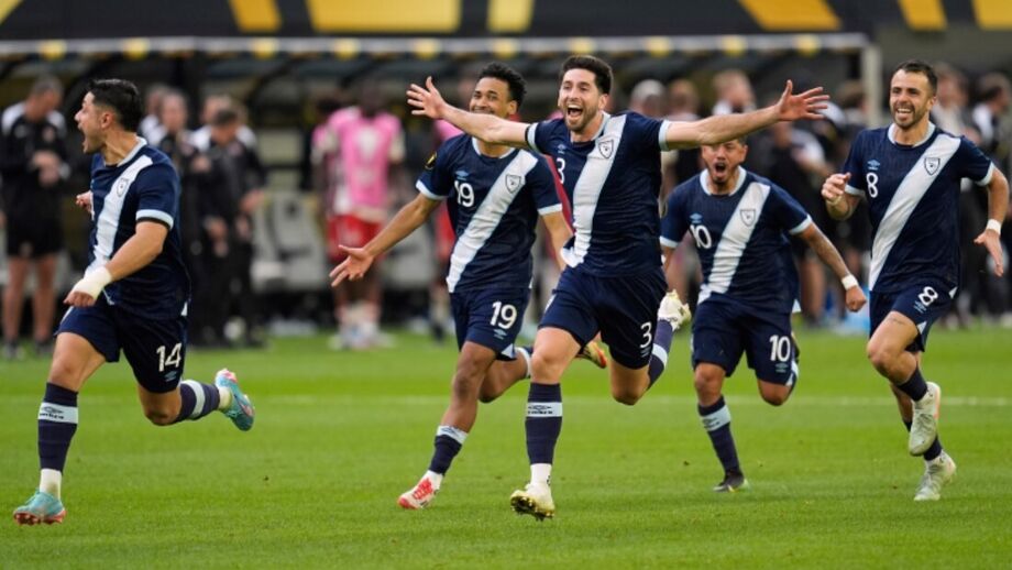 Jogadores da Guatemala festejam triunfo sobre o Canadá