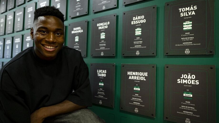 Dário Essugo marcado na parede das 'estreias' da Academia