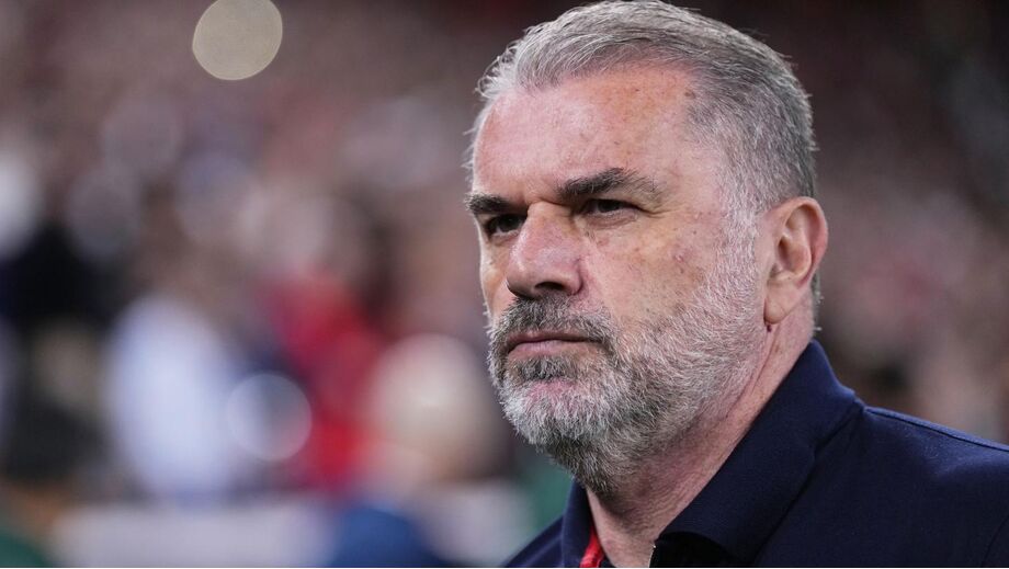 Ange Postecoglou, ex-treinador do Tottenham está desempregado