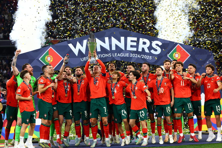 Jogadores da Seleção Nacional celebram conquista da Liga das Nações