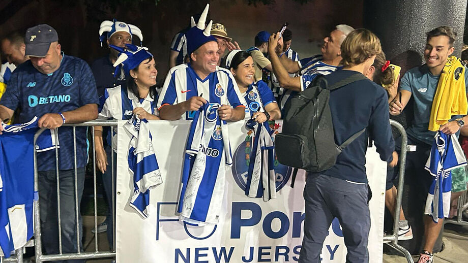 Fãs do FC Porto em Nova Jérsia mostram apoio ao clube