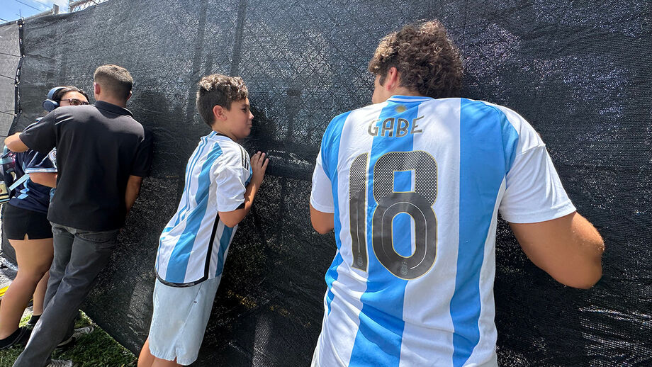Di María gera entusiasmo na comunidade argentina