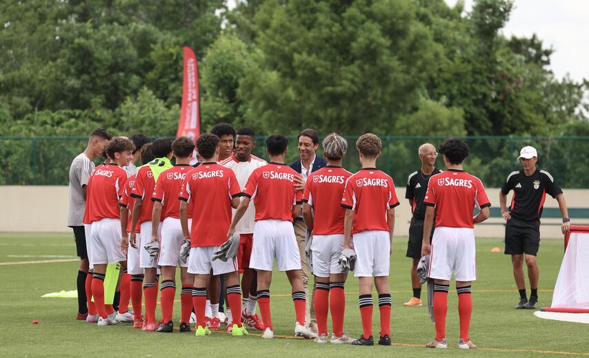 Rui Costa deu umas palavrinhas aos mais novos