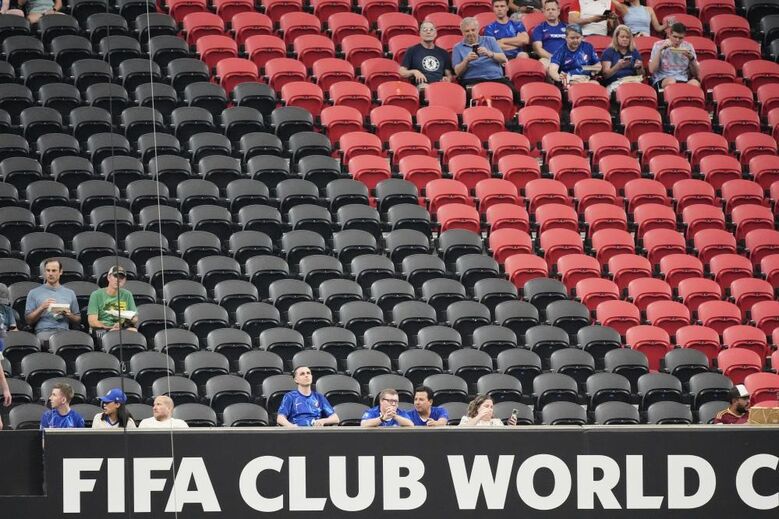 Estádio Mercedes-Benz com bancadas sem grande adesão no Mundial de Clubes da FIFA