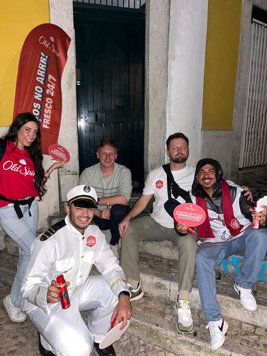 Equipas da Old Spice refrescam a noite dos Santos Populares em Lisboa