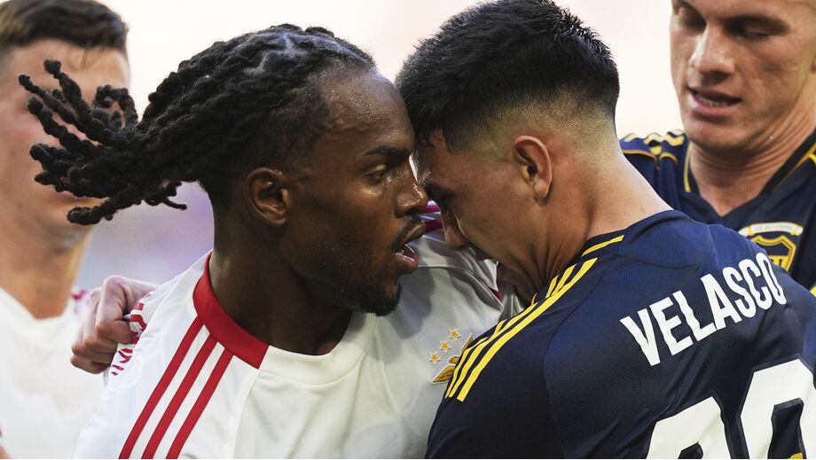 Renato Sanches com Alan Velasco, do Boca