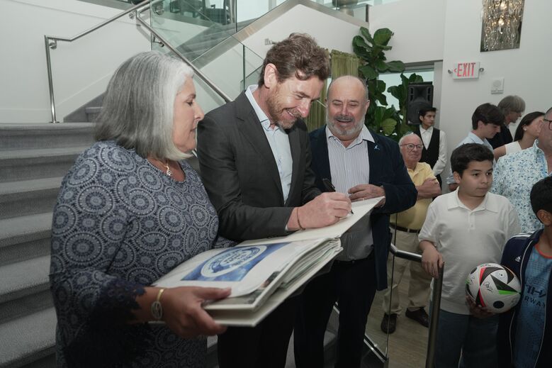 André Villas-Boas marca presença no jantar de reativação da Casa FC Porto em Nova Iorque