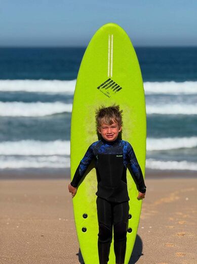 Frederico Varandas com família na praia, em dia de descanso.
