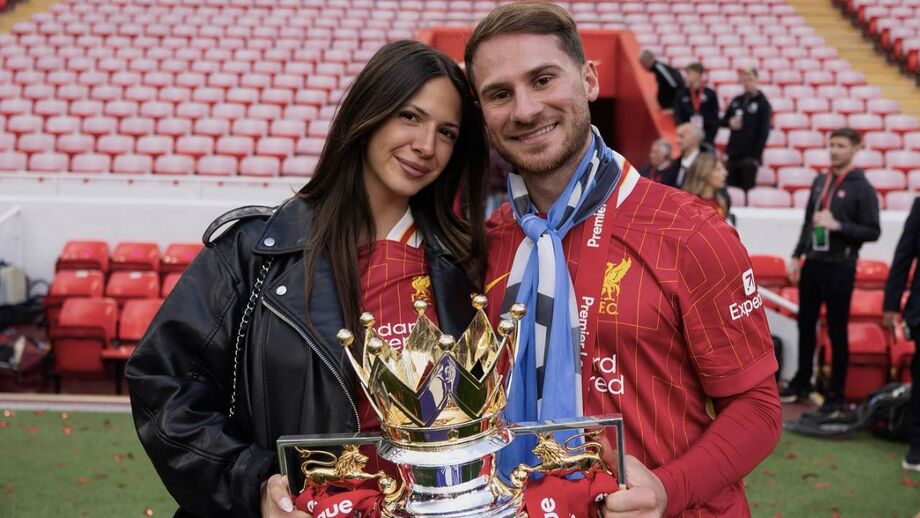 Alexis Mac Allister com a atual namorada, Ailen Cova