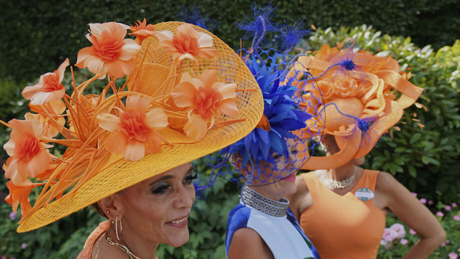 Royal Ascot destaca-se pelos seus chapéus vistosos e extravagantes