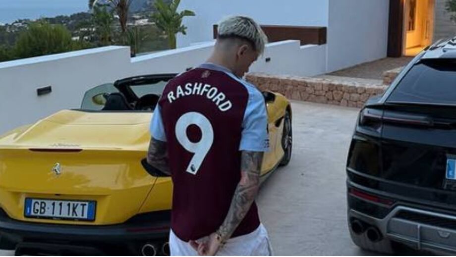 Garnacho usa camisola de Rashford no Aston Villa