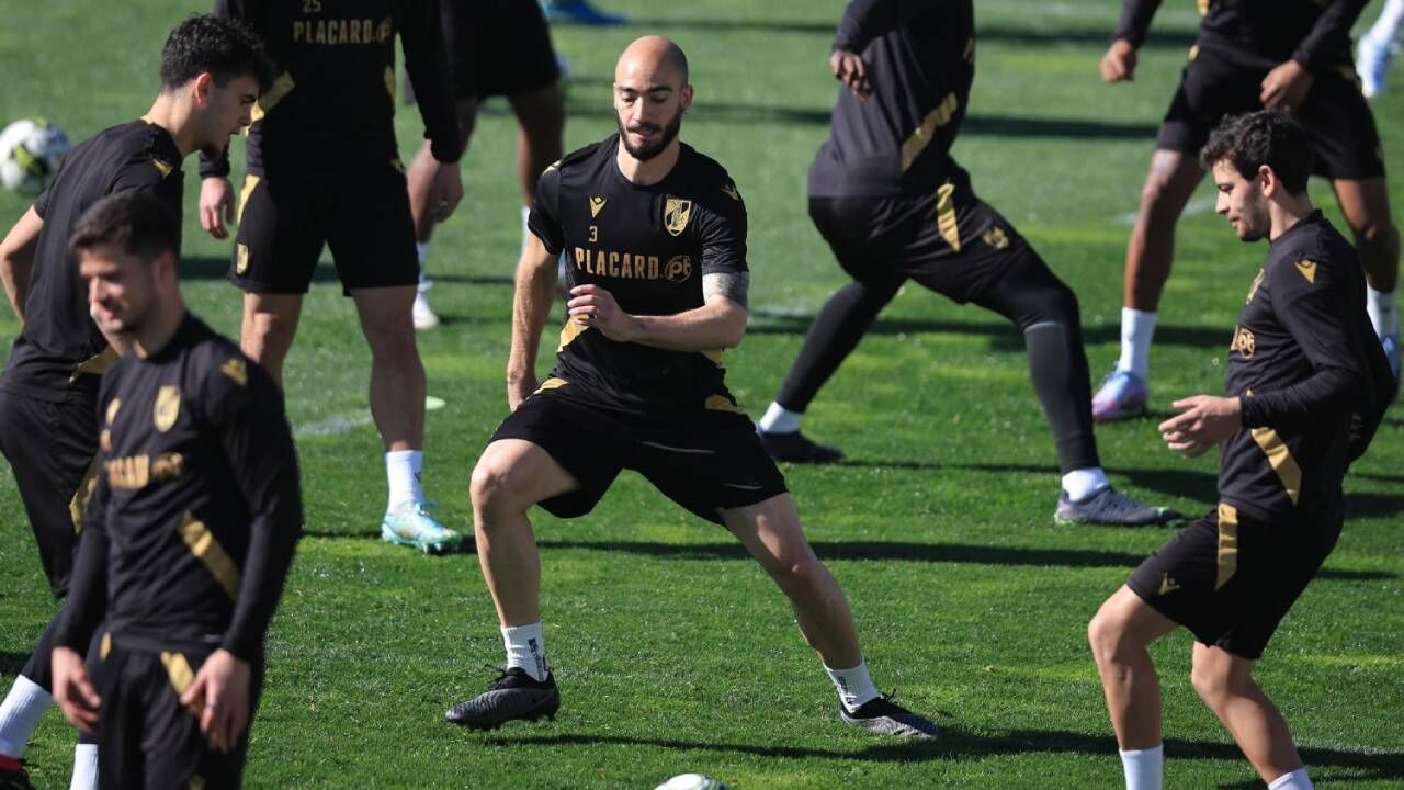 Mikel Villanueva e João Mendes deixam o Vitória de Guimarães no fim do contrato