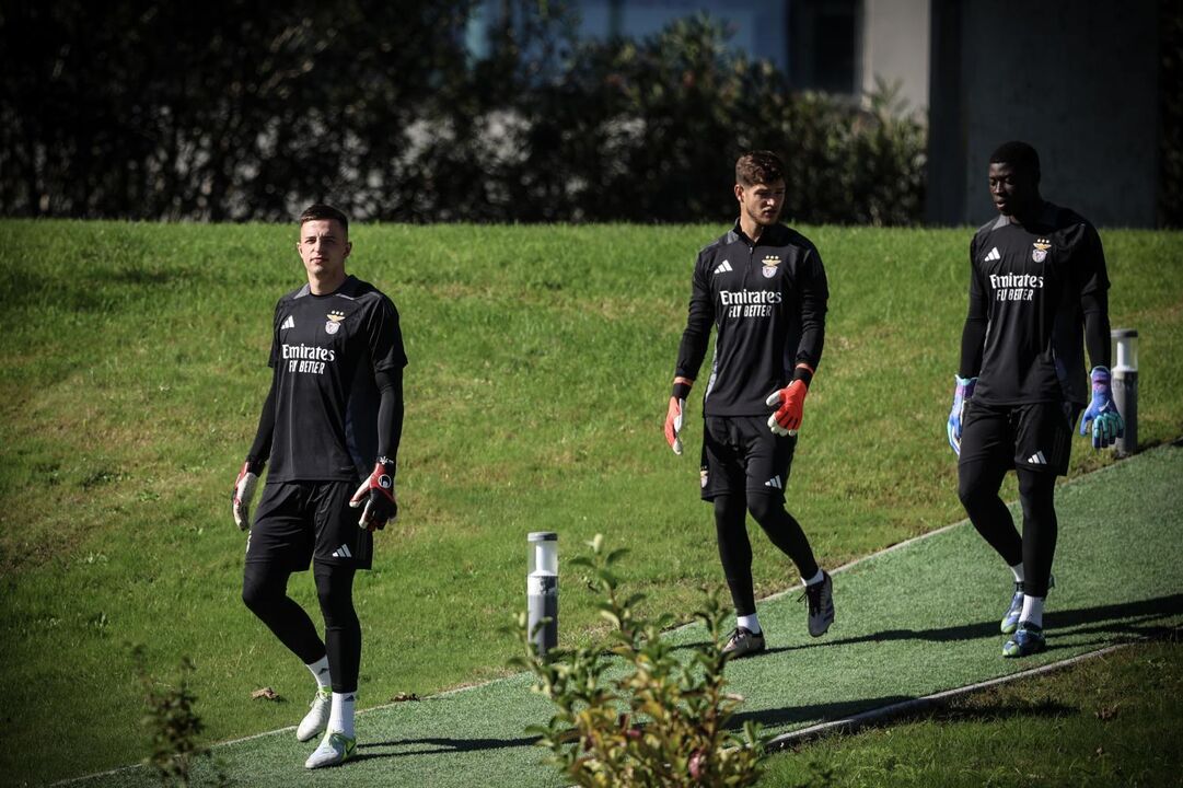 Guardiões do Benfica em avaliação para época: Samuel Soares e André Gomes ponderam futuro
