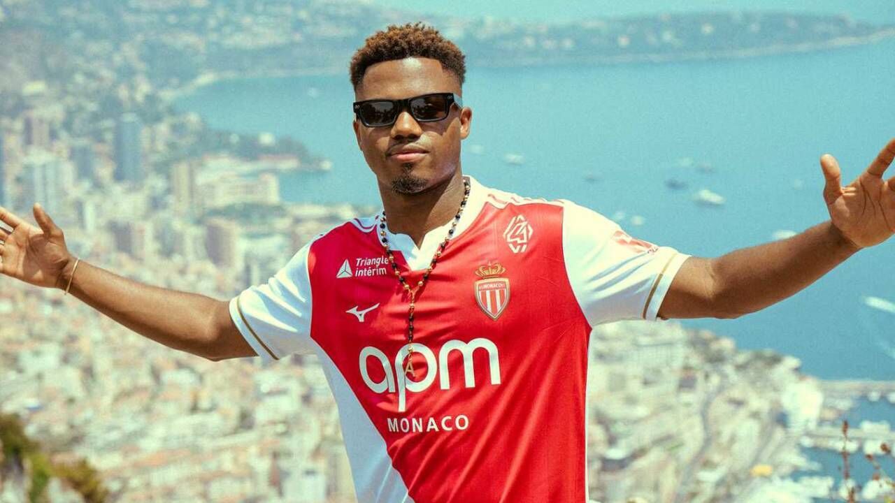 Ansu Fati renova com o Barcelona e vai jogar no Mónaco até 2028