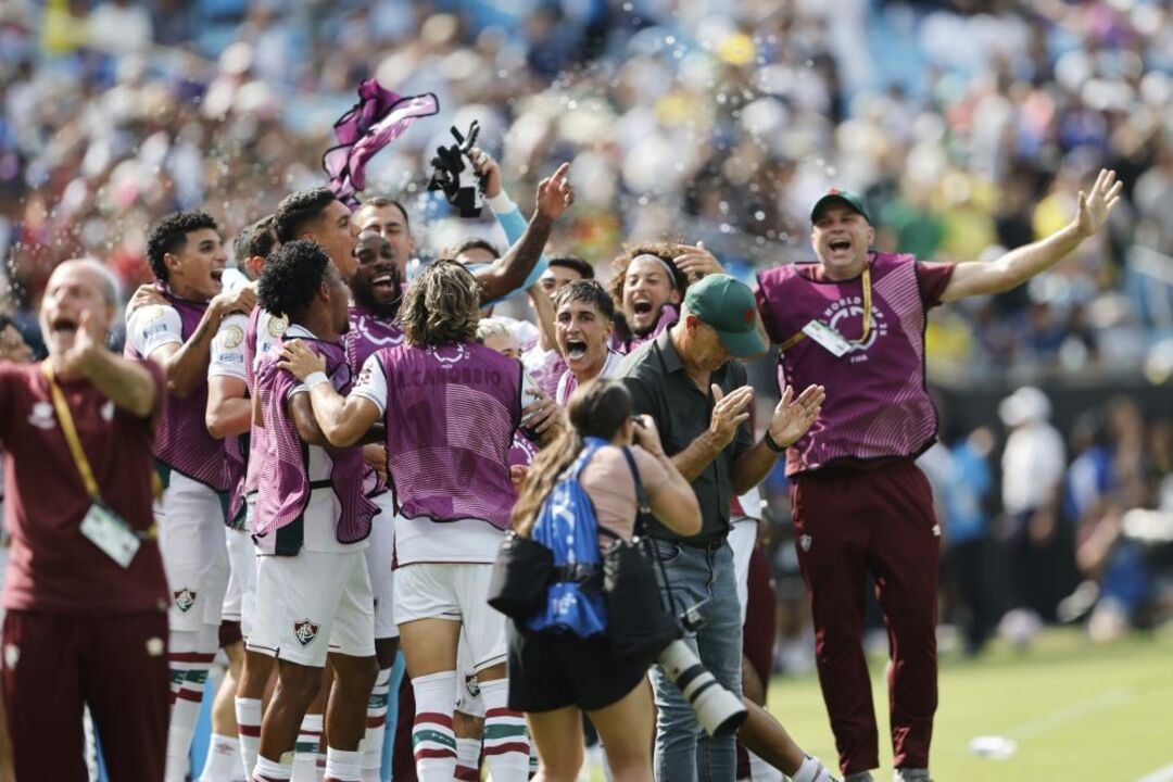 Fluminense celebra vitória no Mundial de Clubes, após triunfo sobre o Inter Milão