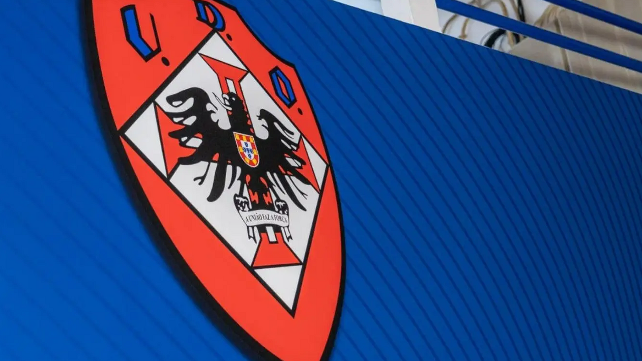 Oliveirense livre de transferbans e apto para inscrever jogadores