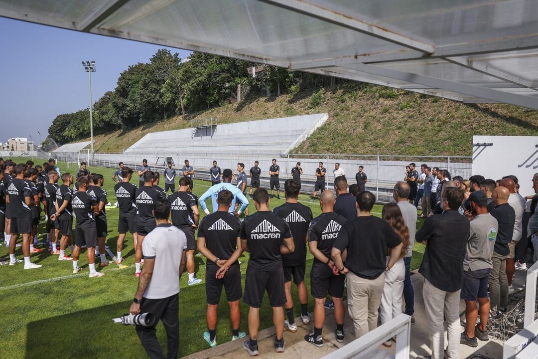 Luís Pinto inicia trabalhos no V. Guimarães com restrições físicas no plantel