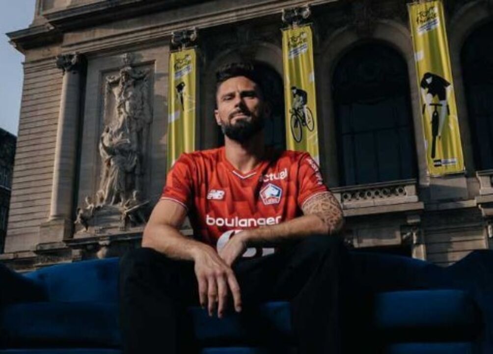 Giroud reforça o Lille até 2026 e assume papel de liderança no clube