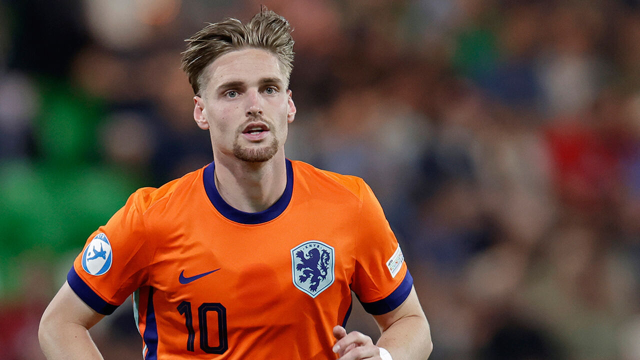 Kenneth Taylor, médio do Ajax, pode reforçar o FC Porto a troco de 30 milhões de euros